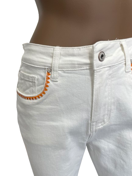 Jean blanc coupe mom avec broderie orange