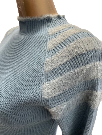 Pull bleu